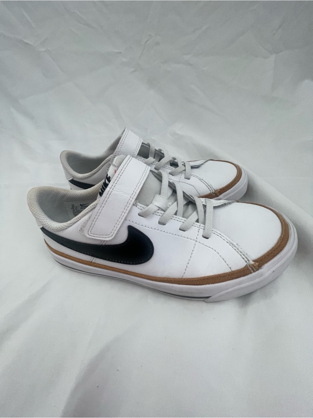 Nike Court Legacy Kids 2Y White Black Gum Sole Sneakers DA5381-102.